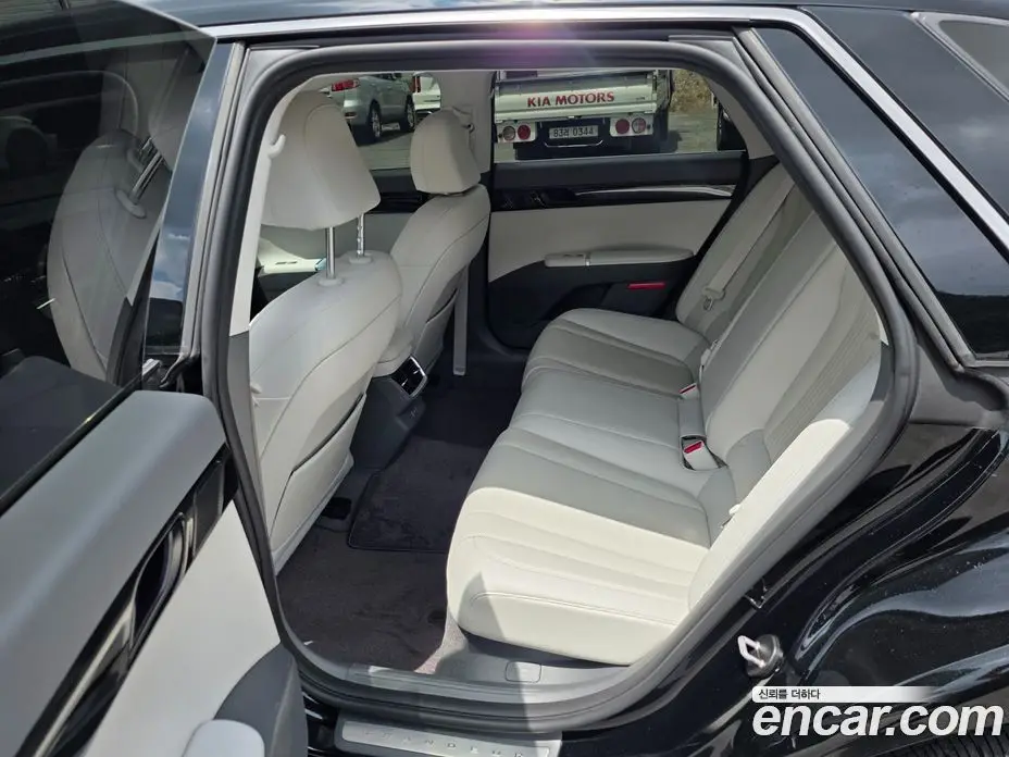 Hyundai Grandeur 2023 3.5 автомат (гидро), фото 6
