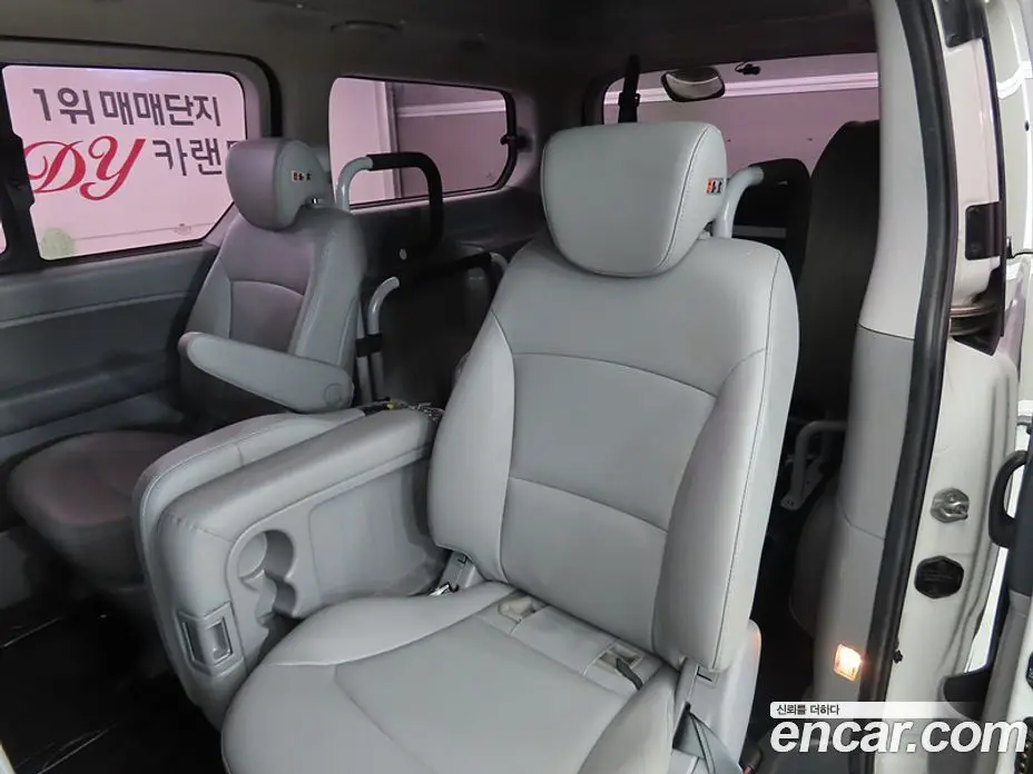 Hyundai Starex 2019 2.5 автомат (гидро), фото 11 Hyundai Starex 2019 2.5 автомат (гидро), фото 11