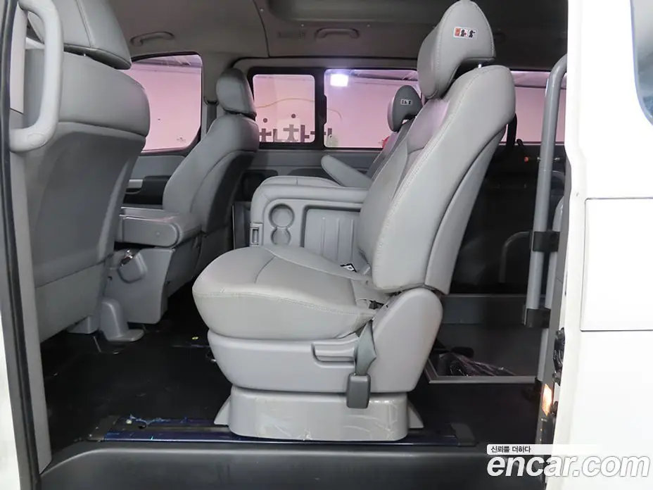 Hyundai Starex 2019 2.5 автомат (гидро), фото 10 Hyundai Starex 2019 2.5 автомат (гидро), фото 10