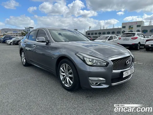 Infiniti Q70 2018 3.7 автомат (гидро), миниатюра 1 Infiniti Q70 2018 3.7 автомат (гидро), миниатюра 1