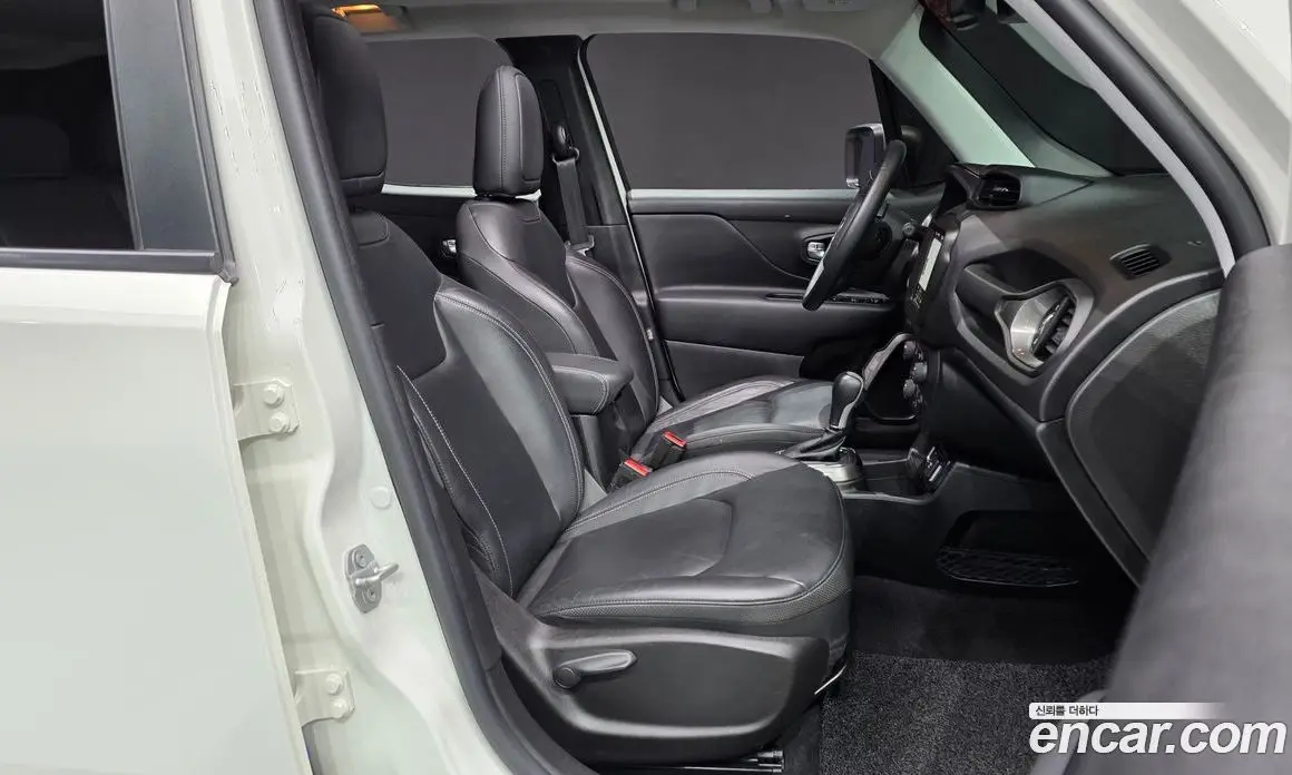 Jeep Renegade 2019 2.4 автомат (гидро), фото 16 Jeep Renegade 2019 2.4 автомат (гидро), фото 16