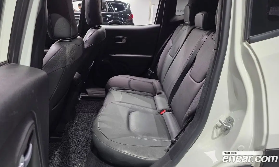Jeep Renegade 2019 2.4 автомат (гидро), фото 17 Jeep Renegade 2019 2.4 автомат (гидро), фото 17