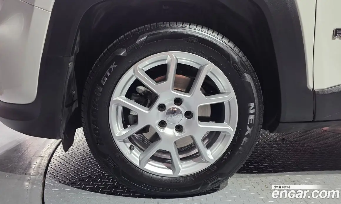 Jeep Renegade 2019 2.4 автомат (гидро), фото 5 Jeep Renegade 2019 2.4 автомат (гидро), фото 5