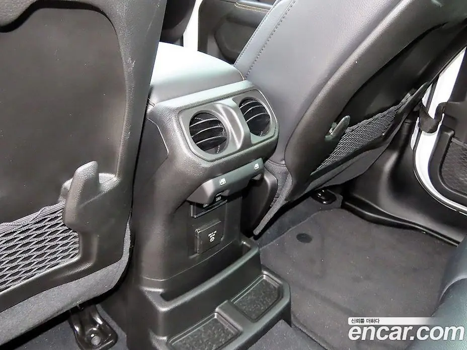 Jeep Wrangler 2024 2.0 автомат (гидро), фото 17 Jeep Wrangler 2024 2.0 автомат (гидро), фото 17