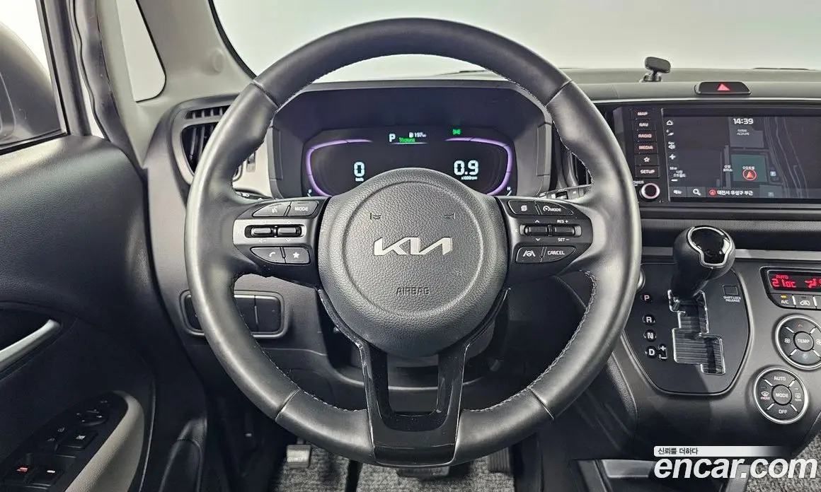 Kia Ray 2023 1.0 автомат (гидро), фото 20