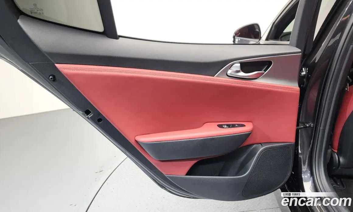 Kia Stinger 2020 2.0 автомат (гидро), фото 15 Kia Stinger 2020 2.0 автомат (гидро), фото 15