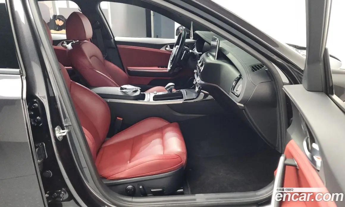 Kia Stinger 2020 2.0 автомат (гидро), фото 16 Kia Stinger 2020 2.0 автомат (гидро), фото 16