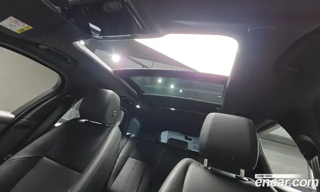 Land Rover Range Rover Velar 2025 2.0 автомат (гидро), миниатюра 11 Land Rover Range Rover Velar 2025 2.0 автомат (гидро), миниатюра 11