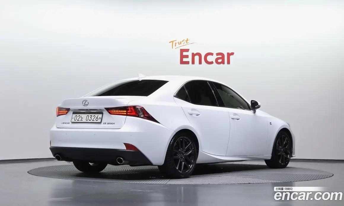Lexus IS 2016 2.0 автомат (гидро), фото 2 Lexus IS 2016 2.0 автомат (гидро), фото 2