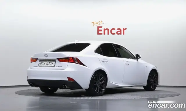 Lexus IS 2016 2.0 автомат (гидро), миниатюра 2 Lexus IS 2016 2.0 автомат (гидро), миниатюра 2