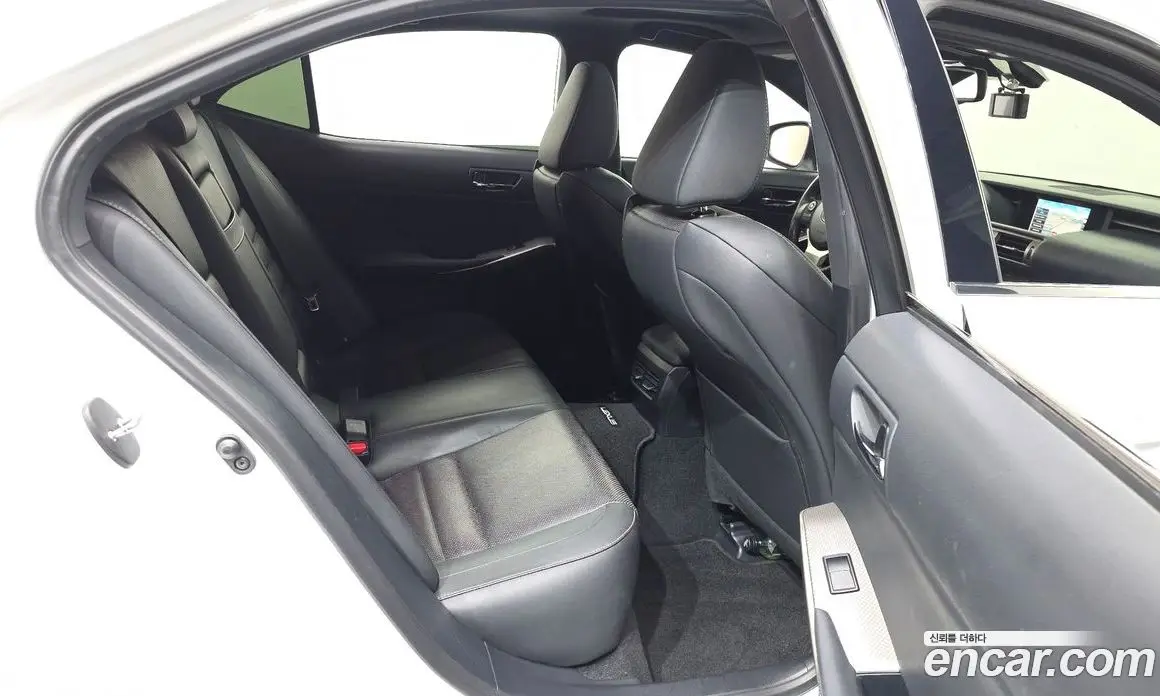 Lexus IS 2016 2.0 автомат (гидро), фото 12 Lexus IS 2016 2.0 автомат (гидро), фото 12