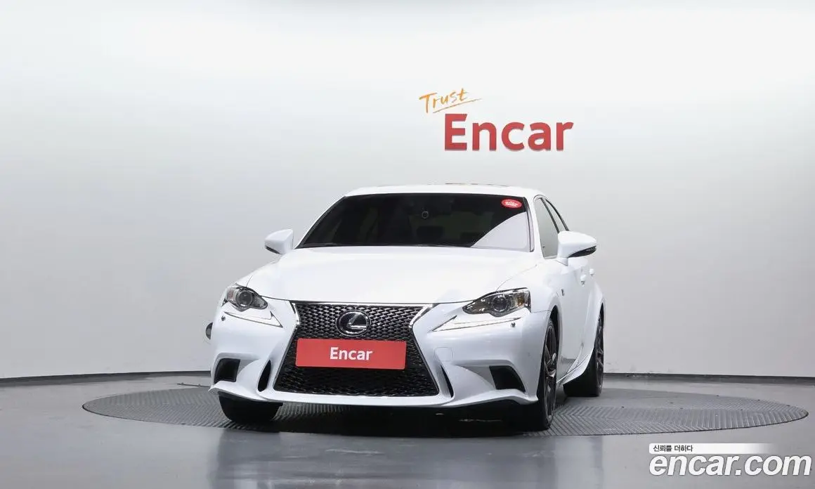 Lexus IS 2016 2.0 автомат (гидро), фото 3 Lexus IS 2016 2.0 автомат (гидро), фото 3