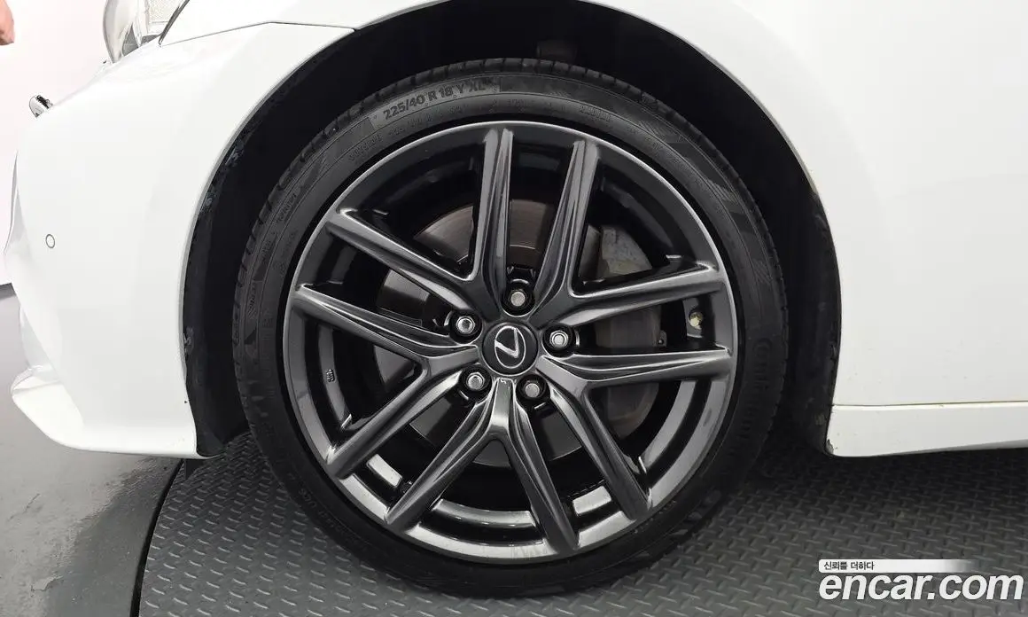 Lexus IS 2016 2.0 автомат (гидро), фото 5 Lexus IS 2016 2.0 автомат (гидро), фото 5