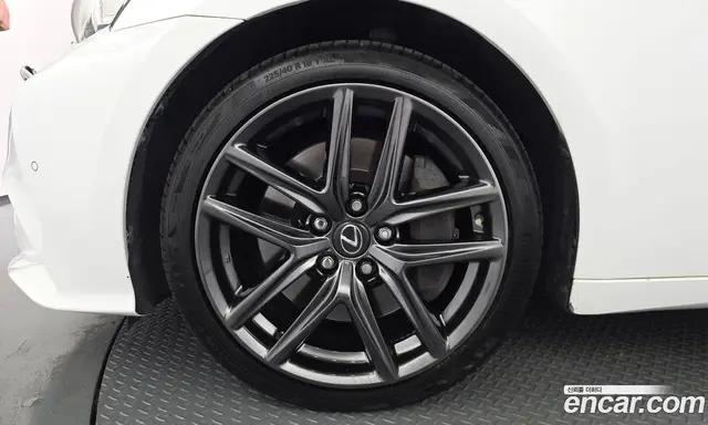 Lexus IS 2016 2.0 автомат (гидро), миниатюра 5 Lexus IS 2016 2.0 автомат (гидро), миниатюра 5