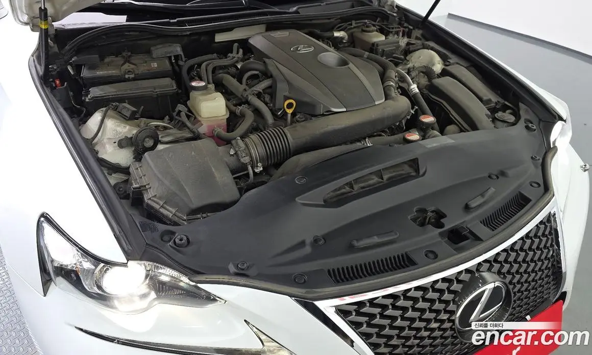 Lexus IS 2016 2.0 автомат (гидро), фото 6 Lexus IS 2016 2.0 автомат (гидро), фото 6