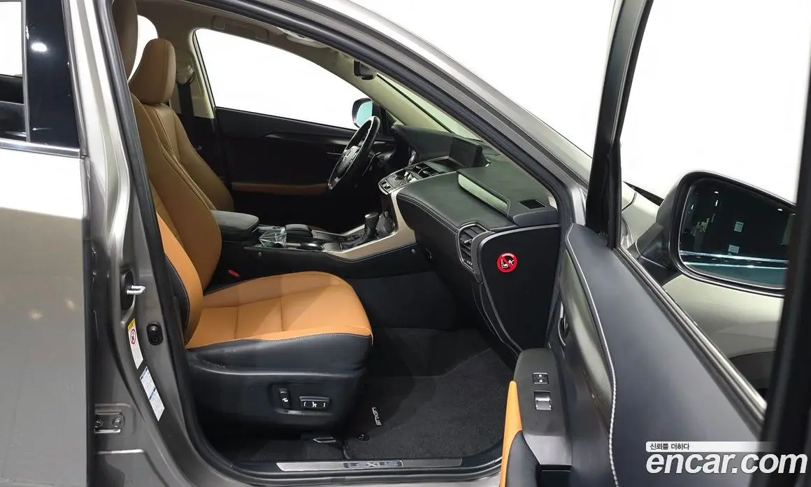 Lexus NX 2019 2.5 автомат (гидро), фото 17 Lexus NX 2019 2.5 автомат (гидро), фото 17