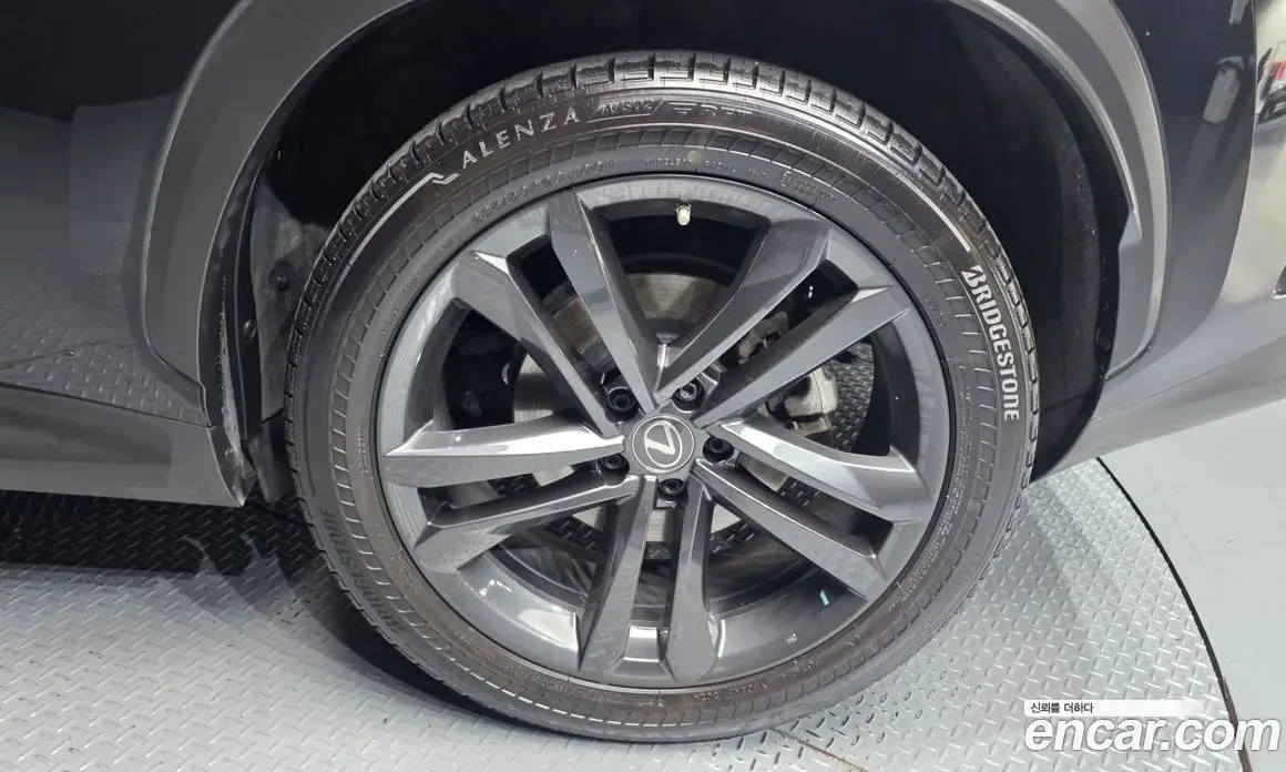 Lexus NX 2023 2.5 автомат (гидро), фото 7 Lexus NX 2023 2.5 автомат (гидро), фото 7