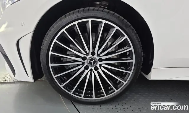 Mercedes-Benz CLS-Class 2023 3.0 автомат (гидро), миниатюра 5