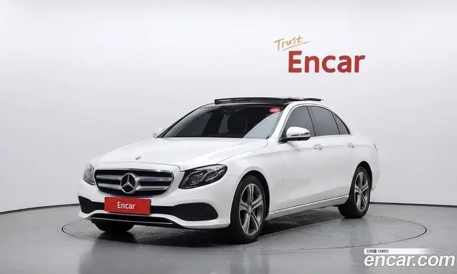 Mercedes-Benz E-Class 2017 2.0 автомат (гидро), миниатюра 1 Mercedes-Benz E-Class 2017 2.0 автомат (гидро), миниатюра 1
