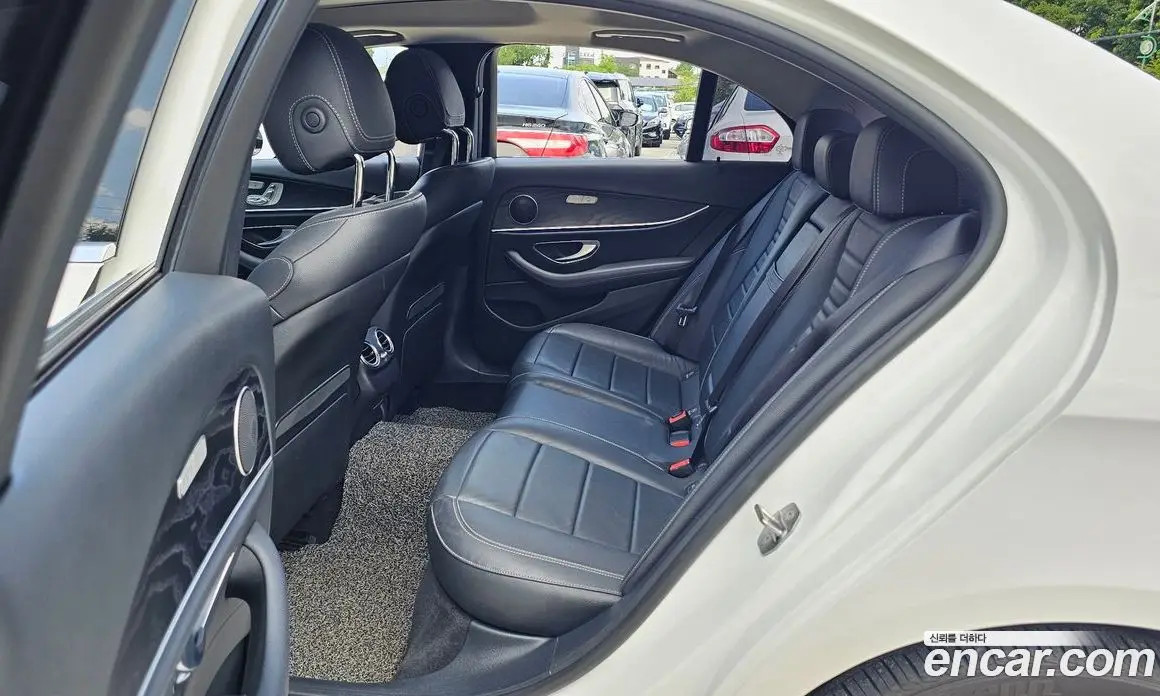 Mercedes-Benz E-Class 2017 2.0 автомат (гидро), фото 11 Mercedes-Benz E-Class 2017 2.0 автомат (гидро), фото 11