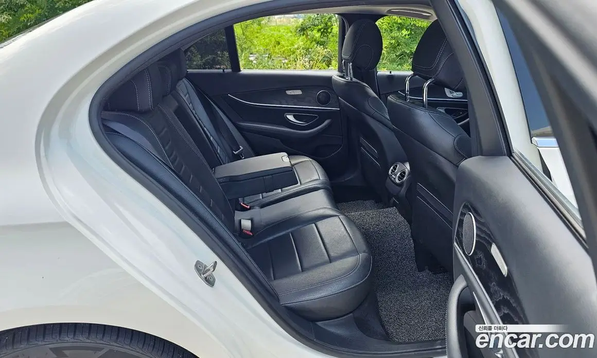 Mercedes-Benz E-Class 2017 2.0 автомат (гидро), фото 20 Mercedes-Benz E-Class 2017 2.0 автомат (гидро), фото 20