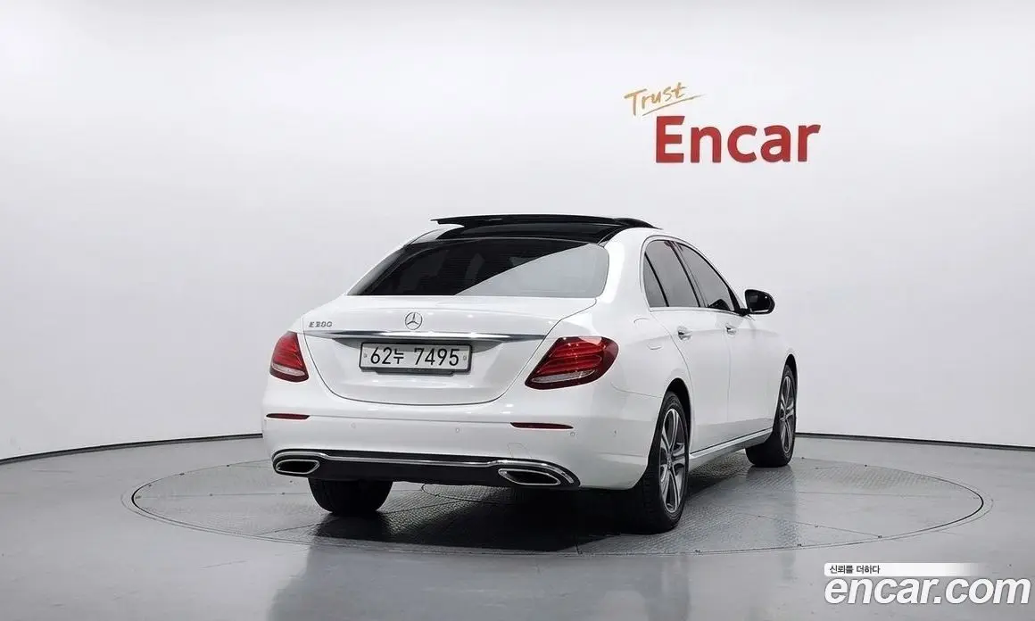 Mercedes-Benz E-Class 2017 2.0 автомат (гидро), фото 4 Mercedes-Benz E-Class 2017 2.0 автомат (гидро), фото 4