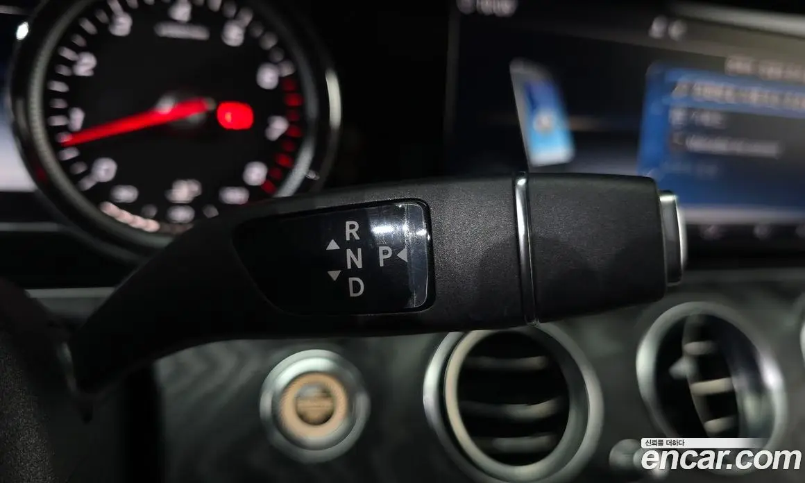 Mercedes-Benz E-Class 2018 2.0 автомат (гидро), фото 12 Mercedes-Benz E-Class 2018 2.0 автомат (гидро), фото 12
