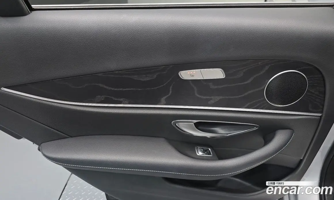 Mercedes-Benz E-Class 2018 2.0 автомат (гидро), фото 15 Mercedes-Benz E-Class 2018 2.0 автомат (гидро), фото 15
