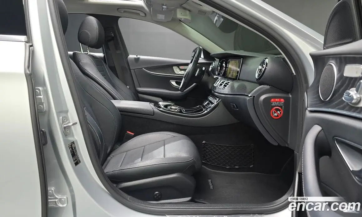 Mercedes-Benz E-Class 2018 2.0 автомат (гидро), фото 16 Mercedes-Benz E-Class 2018 2.0 автомат (гидро), фото 16