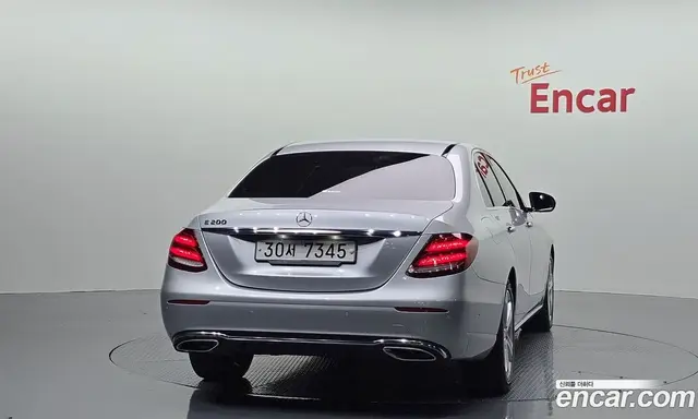 Mercedes-Benz E-Class 2018 2.0 автомат (гидро), миниатюра 4 Mercedes-Benz E-Class 2018 2.0 автомат (гидро), миниатюра 4
