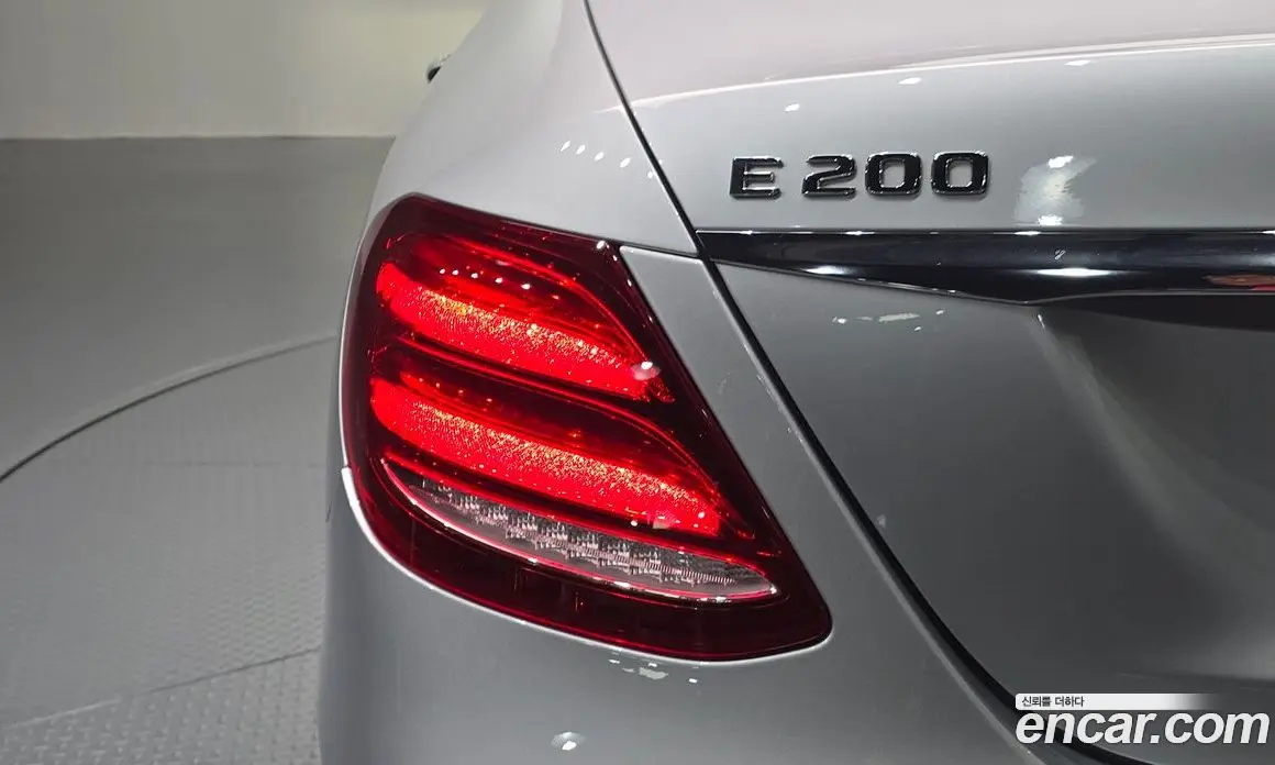 Mercedes-Benz E-Class 2018 2.0 автомат (гидро), фото 9 Mercedes-Benz E-Class 2018 2.0 автомат (гидро), фото 9