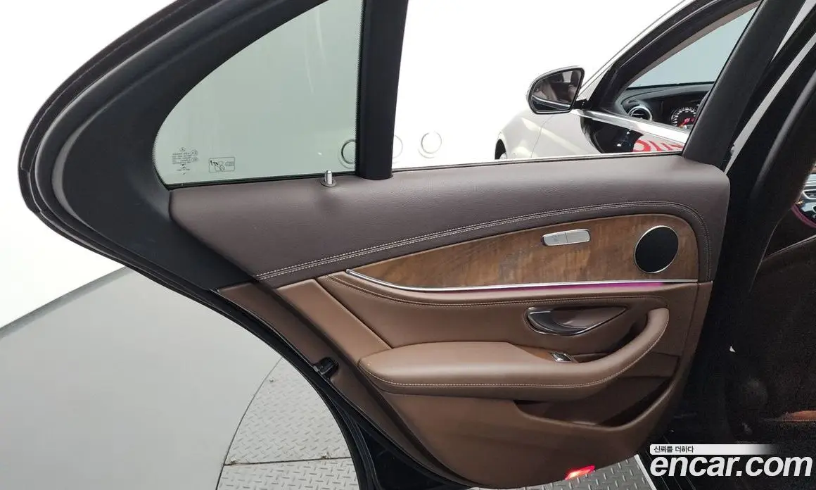 Mercedes-Benz E-Class 2019 1.9 автомат (гидро), фото 15