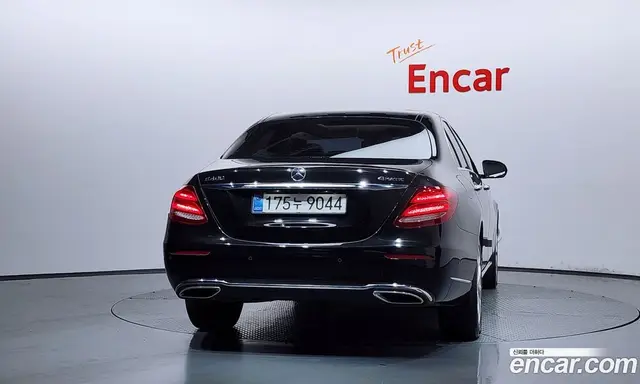 Mercedes-Benz E-Class 2019 1.9 автомат (гидро), миниатюра 4