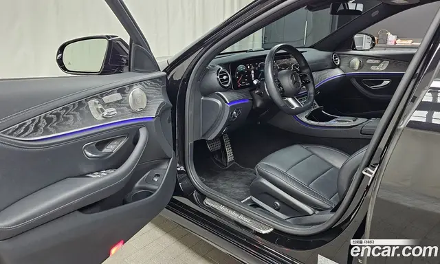 Mercedes-Benz E-Class 2022 2.0 автомат (гидро), миниатюра 12