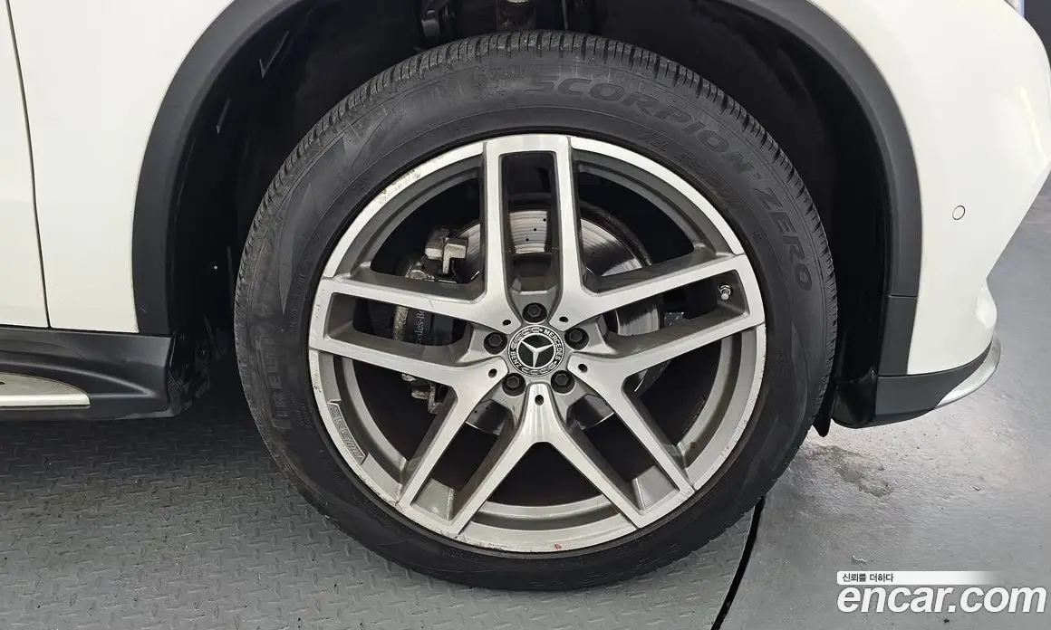 Mercedes-Benz GLE-Class 2017 3.0 автомат (гидро), фото 7 Mercedes-Benz GLE-Class 2017 3.0 автомат (гидро), фото 7