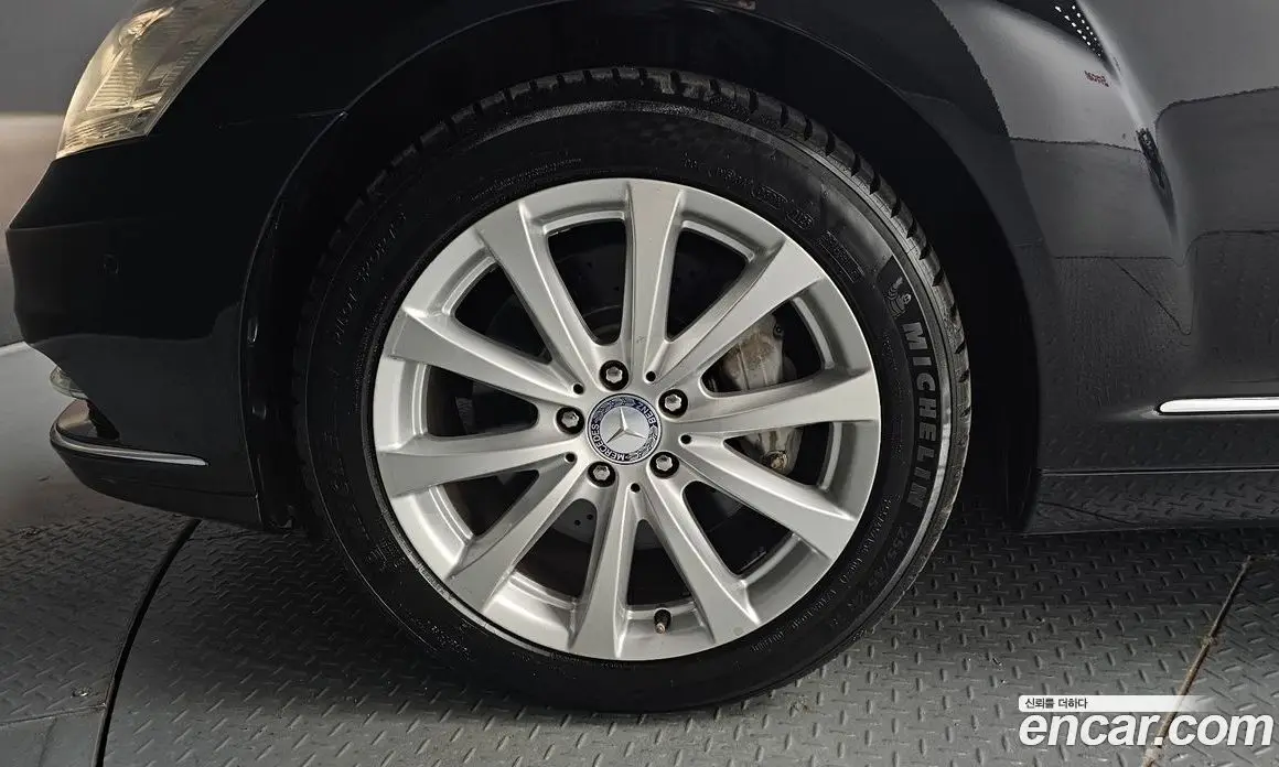 Mercedes-Benz S-Class 2010 5.5 автомат (гидро), фото 4 Mercedes-Benz S-Class 2010 5.5 автомат (гидро), фото 4