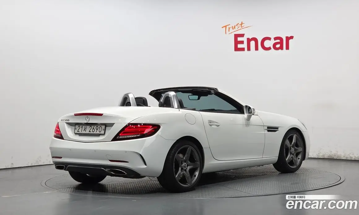 Mercedes-Benz SLC-Class 2017 2.0 автомат (гидро), фото 2 Mercedes-Benz SLC-Class 2017 2.0 автомат (гидро), фото 2