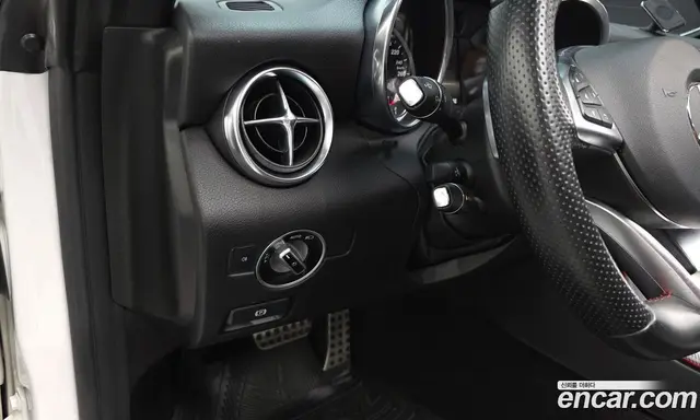 Mercedes-Benz SLC-Class 2017 2.0 автомат (гидро), миниатюра 11 Mercedes-Benz SLC-Class 2017 2.0 автомат (гидро), миниатюра 11