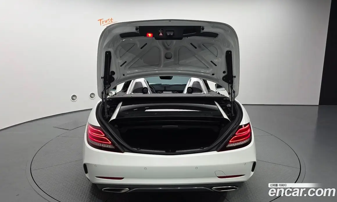 Mercedes-Benz SLC-Class 2017 2.0 автомат (гидро), фото 20 Mercedes-Benz SLC-Class 2017 2.0 автомат (гидро), фото 20