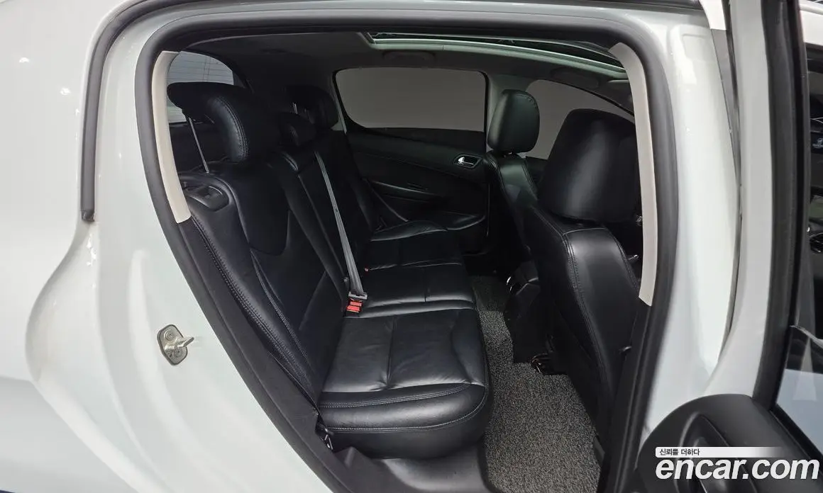 Peugeot 308 2013 1.6 автомат (гидро), фото 18 Peugeot 308 2013 1.6 автомат (гидро), фото 18