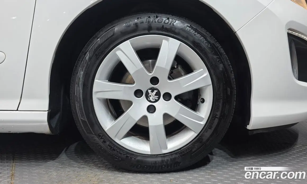 Peugeot 308 2013 1.6 автомат (гидро), фото 5 Peugeot 308 2013 1.6 автомат (гидро), фото 5