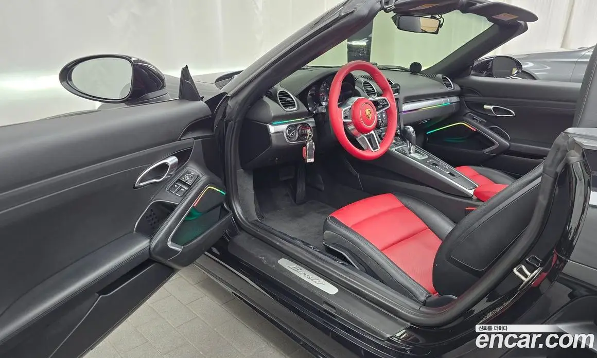 Porsche 718 2017 2.0 автомат (гидро), фото 13 Porsche 718 2017 2.0 автомат (гидро), фото 13