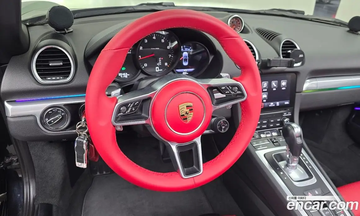 Porsche 718 2017 2.0 автомат (гидро), фото 17 Porsche 718 2017 2.0 автомат (гидро), фото 17