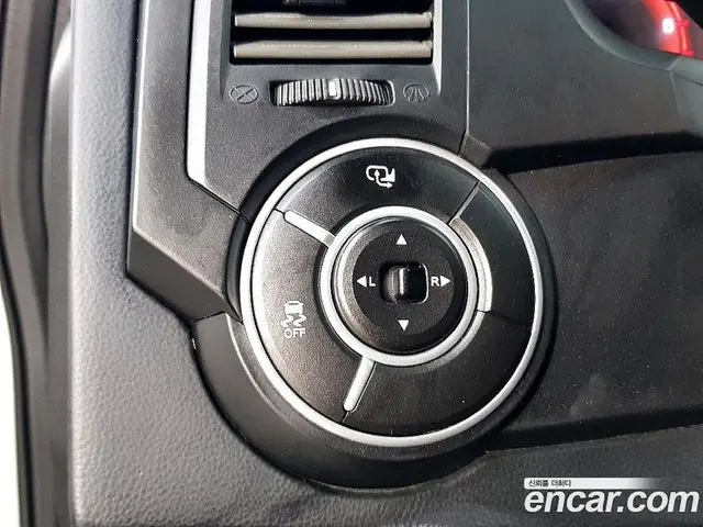 SsangYong Korando 2012 2.0 автомат (гидро), миниатюра 12