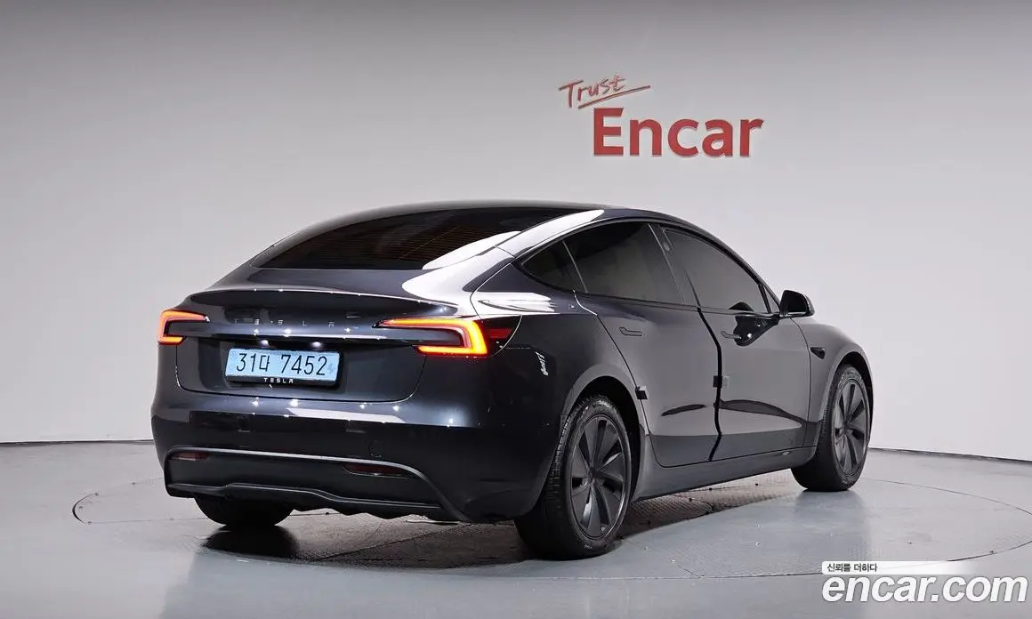 Tesla Model 3 2025 0.2 автомат (гидро), фото 1 Tesla Model 3 2025 0.2 автомат (гидро), фото 1