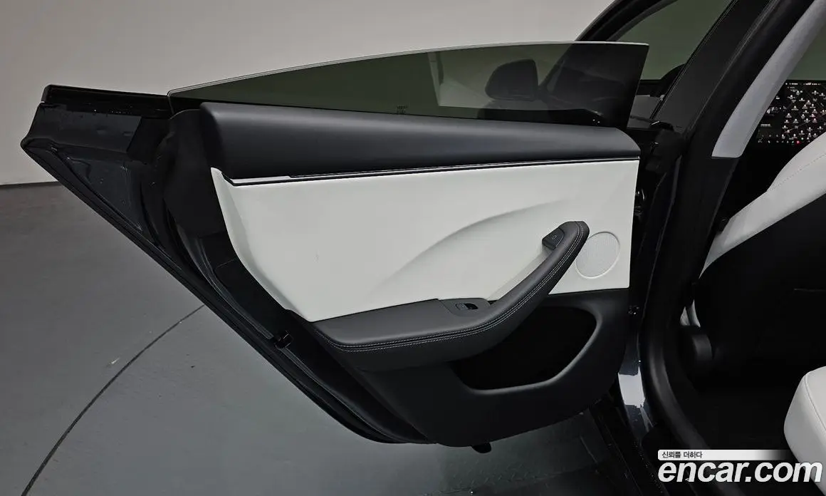 Tesla Model 3 2025 0.2 автомат (гидро), фото 14 Tesla Model 3 2025 0.2 автомат (гидро), фото 14