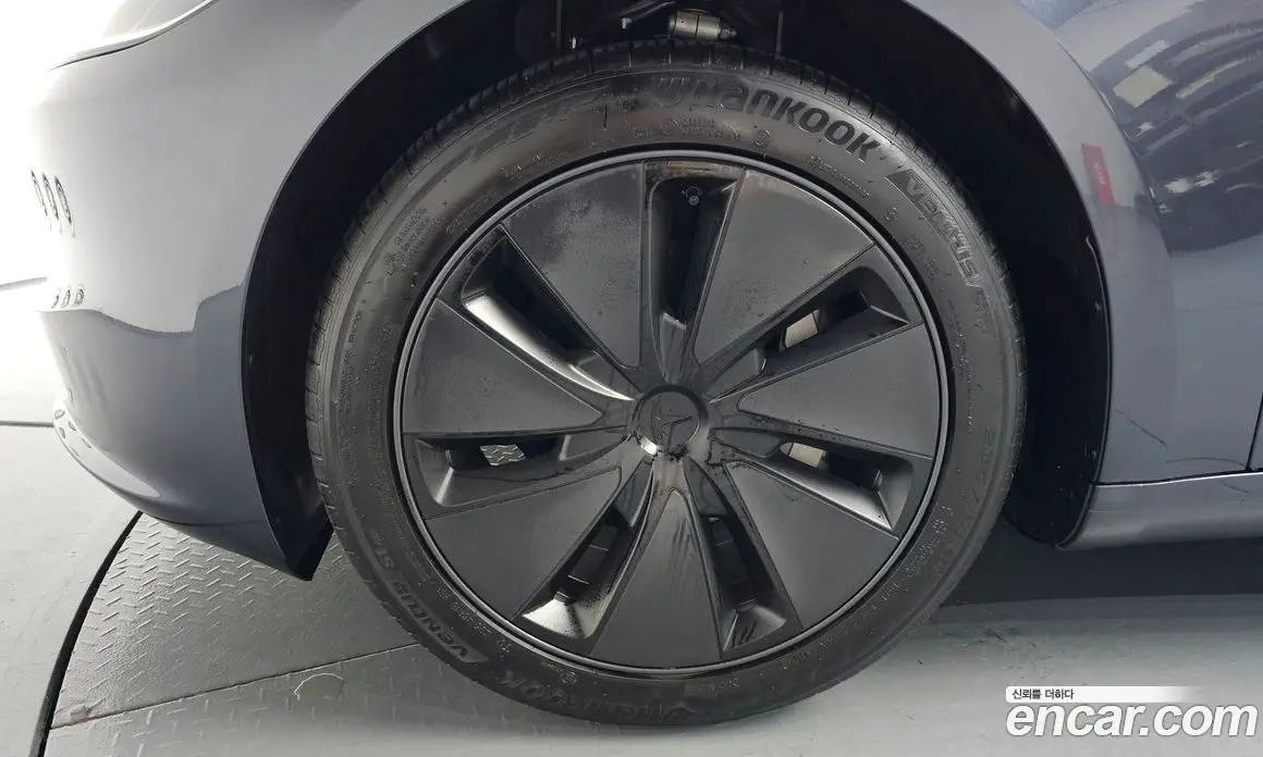 Tesla Model 3 2025 0.2 автомат (гидро), фото 4 Tesla Model 3 2025 0.2 автомат (гидро), фото 4