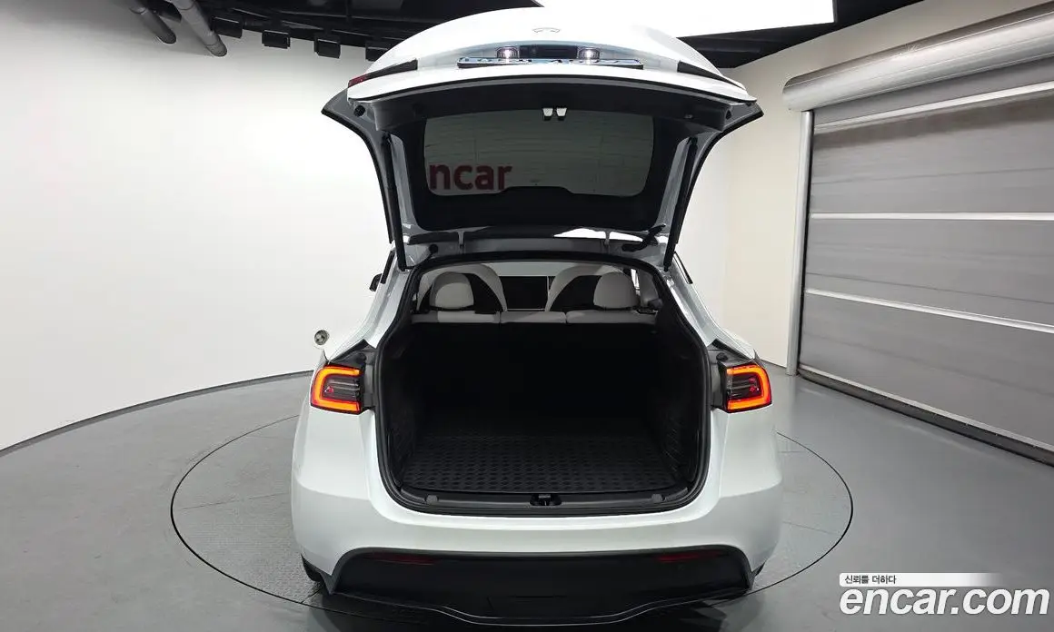 Tesla Model Y 2024 0.2 автомат (гидро), фото 20 Tesla Model Y 2024 0.2 автомат (гидро), фото 20