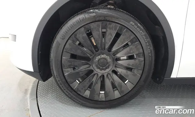 Tesla Model Y 2024 0.2 автомат (гидро), миниатюра 5 Tesla Model Y 2024 0.2 автомат (гидро), миниатюра 5