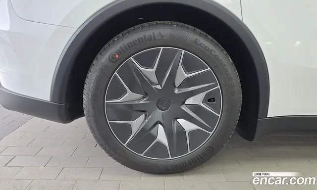 Tesla Model Y 2026 0.2 автомат (гидро), миниатюра 5 Tesla Model Y 2026 0.2 автомат (гидро), миниатюра 5